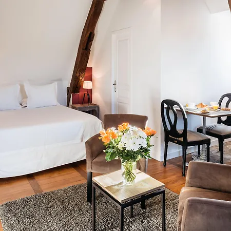 Апартаменты La Maison Des Courtines