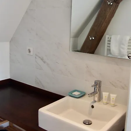 Апартаменты La Maison Des Courtines Бон