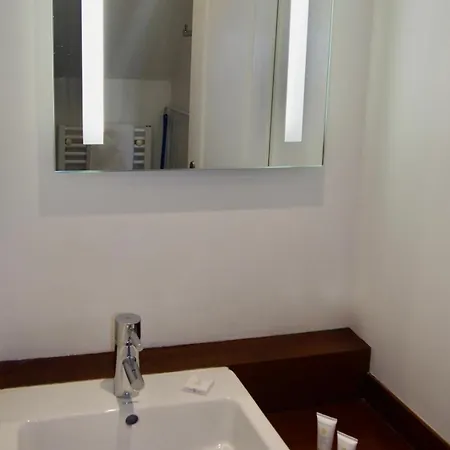 La Maison Des Courtines Apartment