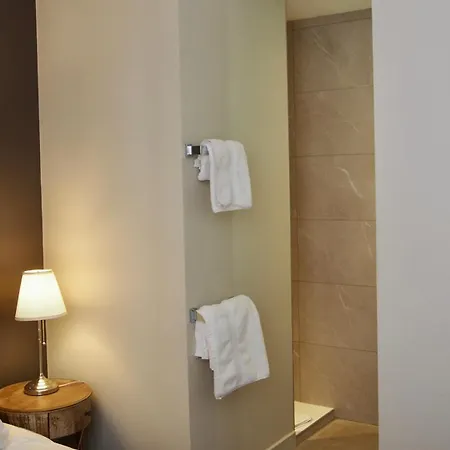La Maison Des Courtines Apartment *