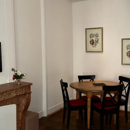 La Maison Des Courtines Апартаменты