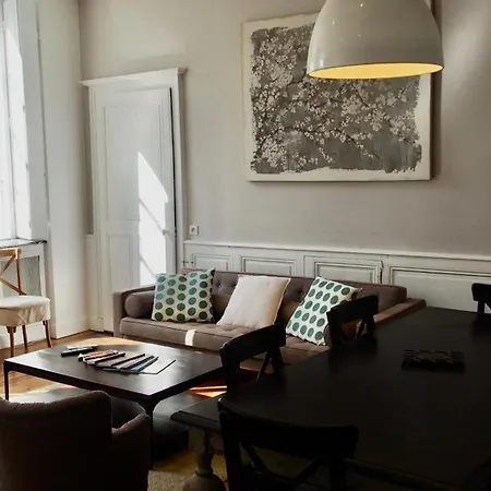 La Maison Des Courtines Апартаменты
