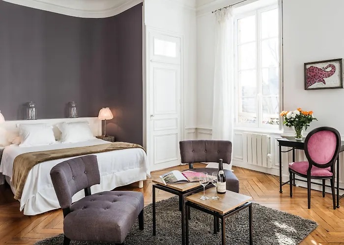 La Maison Des Courtines * Бон